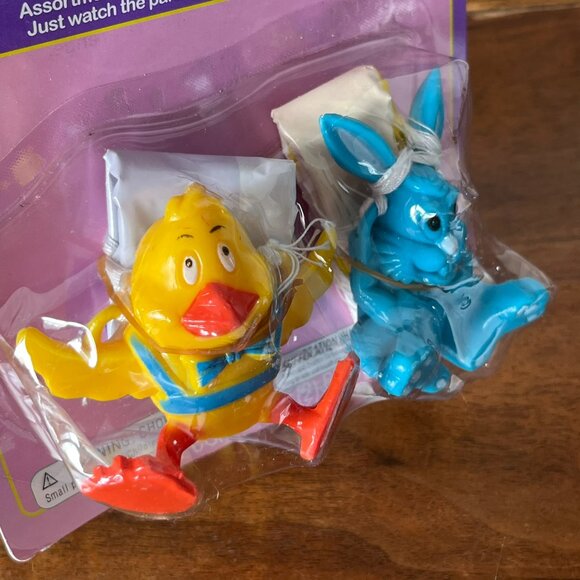 Easter Unlimited Bunny Paratroopers Toy Set Chick and Rabbit Plastic Kids Toys - Picture 2 of 5